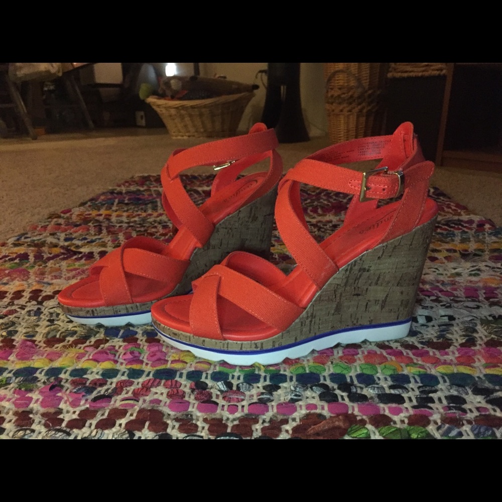 Brand new Candies hot orange wedge heels